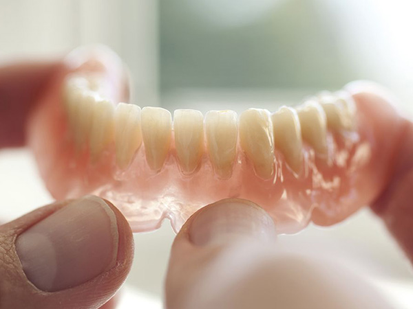 千葉県茂原市の歯医者、たけ歯科クリニックの入れ歯治療